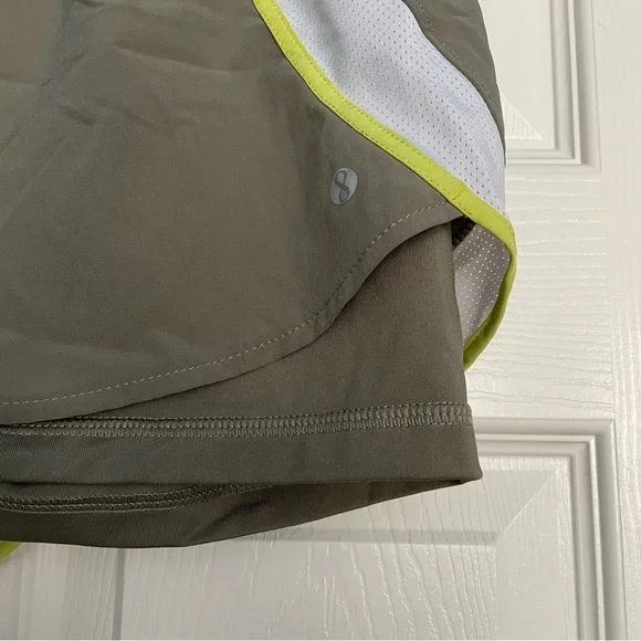 Layer 8 Qwuick Dry Shorts​ - Picture 4 of 6